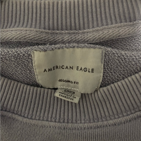 💕3/$25💕 American Eagle Crewneck Sweater - Picture 2 of 3